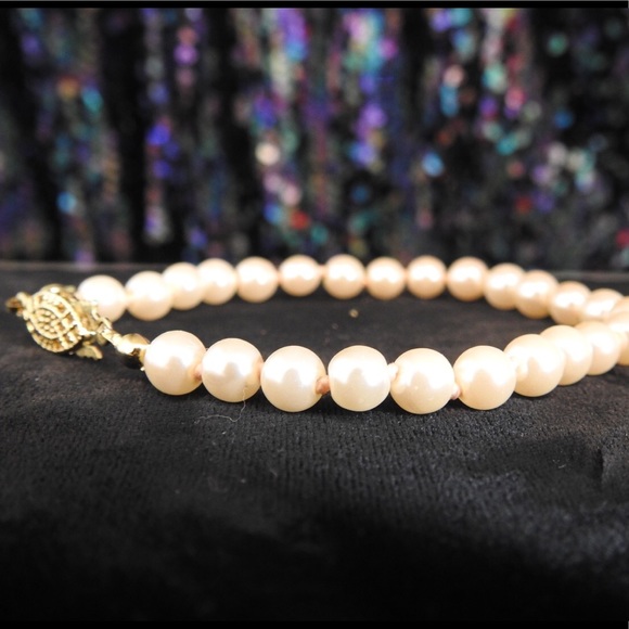 Blush Pearl Necklace with Matching Bracelet - Picture 6 of 6